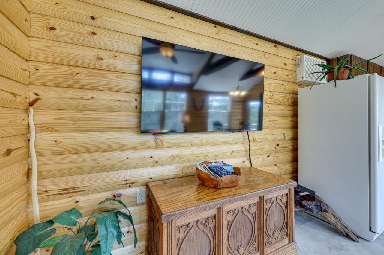Cliffside Eureka Springs Cabin With Beaver Lake View المظهر الخارجي الصورة