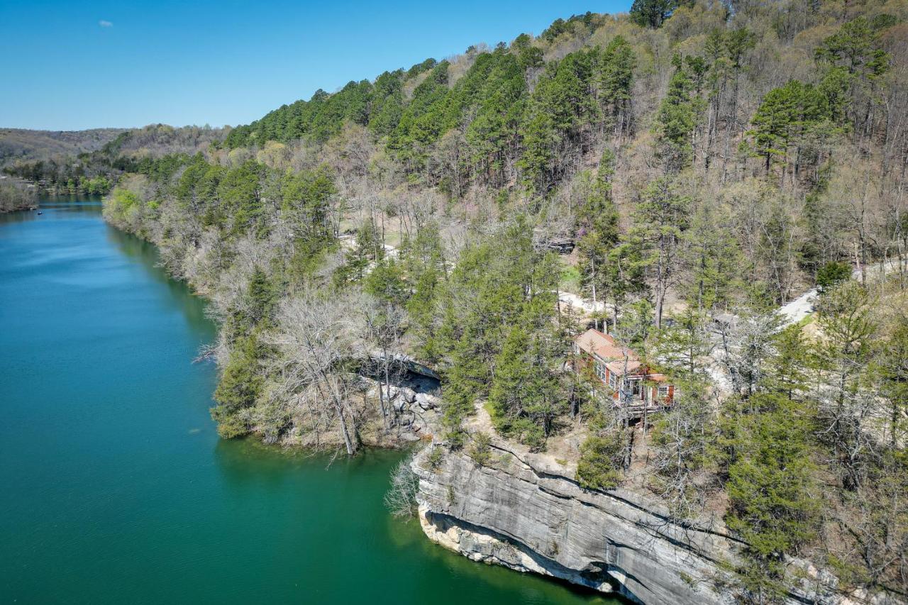 Cliffside Eureka Springs Cabin With Beaver Lake View المظهر الخارجي الصورة